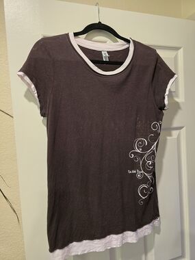 Women’s Short Sleeve Layered Tee in Dark Plum with White Trim